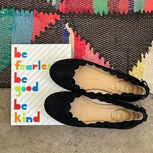 Jack Rogers Lucie Black Leather Scalloped Flats